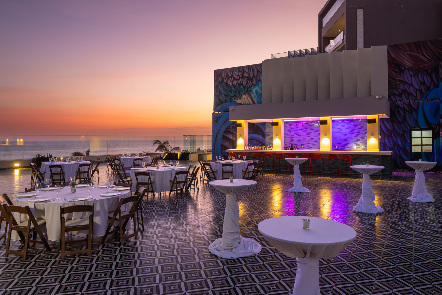 Los Gallos Terrace, Resorts Todo Incluido en Cabo San Lucas Comparados: Qué Recibes Realmente por tu Dinero